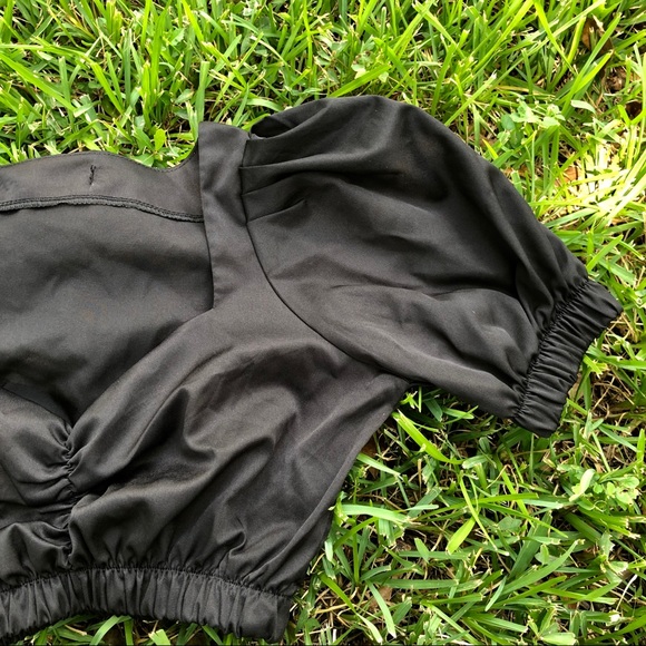 VTG 90s Black Puff-Sleeve Crop Top! 🦇 - Picture 6 of 8